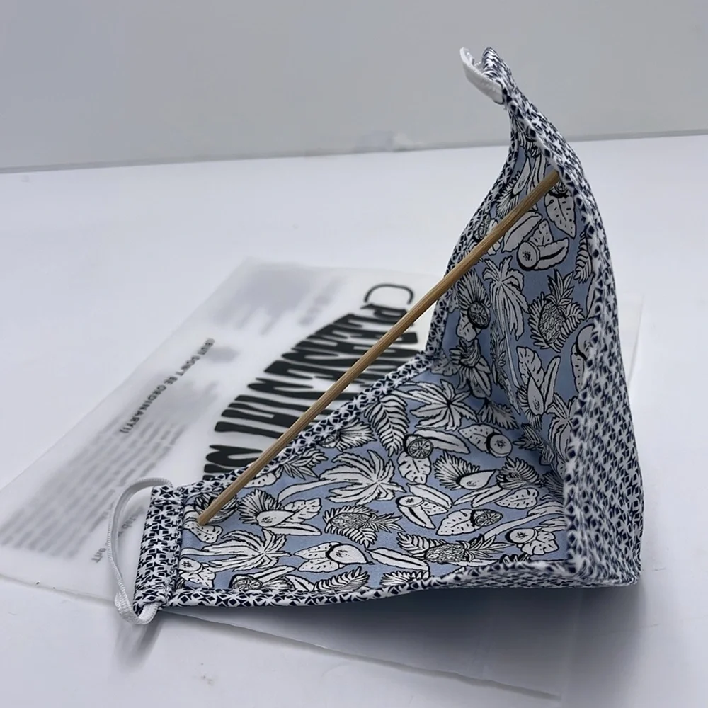 TED BAKER LONDON Reversible Reusable FACE MASK 
NWT 
OS - Picture 15 of 16